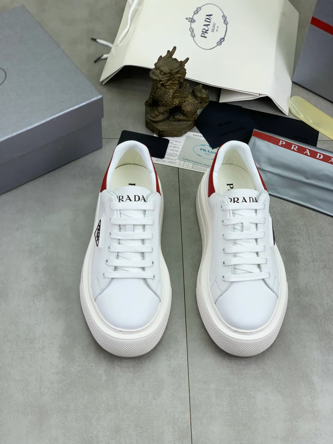 Men's shoes 💰P560💰[New style] popular models are on the official website, 🆘 Trendy brand (Prada) mainly promotes popular models, avant-garde and versatile fashion men's shoes private version mold opening, cowhide surface splicing 1:1.. Fashionable and simple, original imported cowhide lining cowhide feet; the atmosphere and personality are more fashionable, eye-catching and pursuing class. It will subvert the old idea and be a must-have for fashionistas with you! Must keep it for yourself! Tall and comfortable, large and low, high-end quality workmanship. Number of yards: 38-45 4️⃣optional.